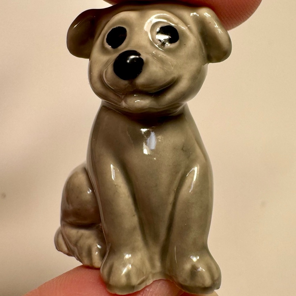 Wade Whimsies puppy dog ceramic figurine. Approx 1.25”
